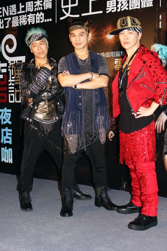 周杰伦将举办两场婚礼 婚纱走华丽风