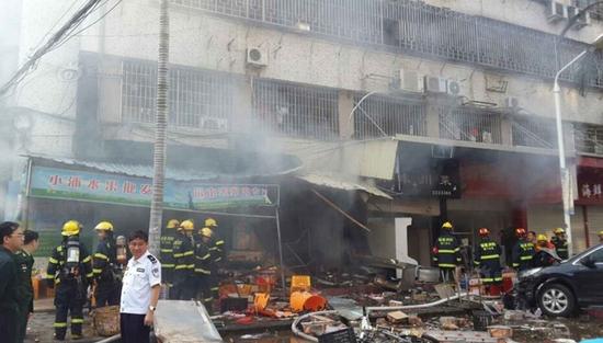 厦门一家小吃店突发爆炸