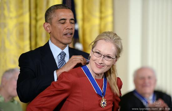 奥巴马示爱斯特里普：她老公和我老婆知道