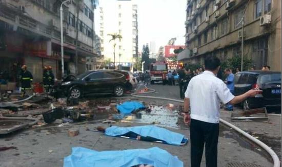 厦门一家小吃店突发爆炸
