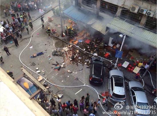 厦门一家小吃店突发爆炸