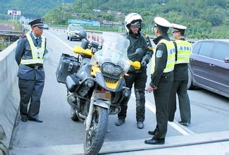 摩托车在高速路上行驶到底合不合法