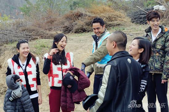 看醉了！韩雪女屌丝形象示人展豪放笑容