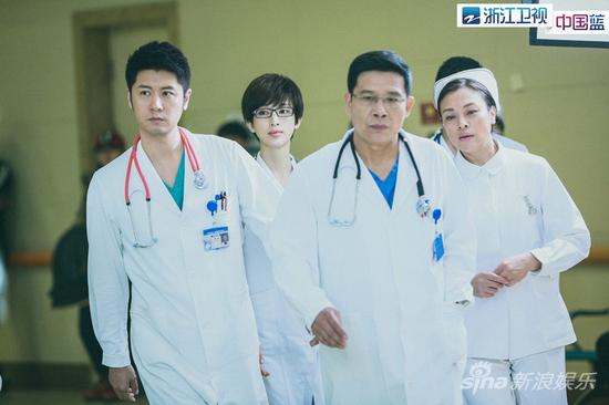 《青年医生》王阳为任重庆生张俪送祝福