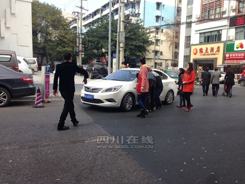 小关庙附近多家羊肉汤店竞争激烈