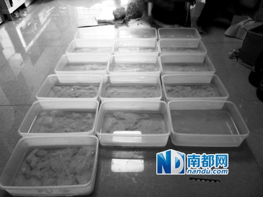 在白云制毒窝点缴获的冰毒半成品。
