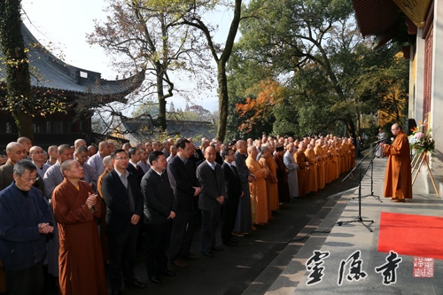 杭州灵隐寺“心香”佛教书画展展出书画与插花的完美结合