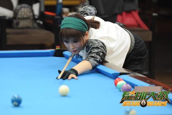 《星球大战》女星合宿曝隐私 田丽爱裸睡