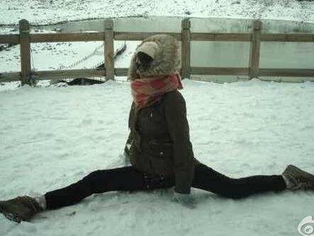 林志玲雪山玩劈叉