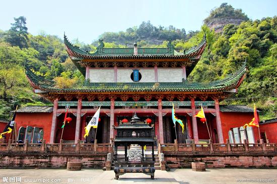 新浪安徽身边事体验团与网友共同走进齐云山风景区