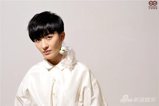 曾轶可《星星月亮》首播 打造电子小情歌|曾轶