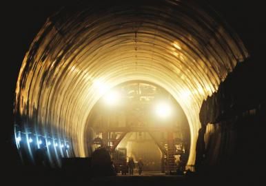 11月29日,位于广元市境内的西成铁路客运专线连蒙村隧道正在施工建设中。
