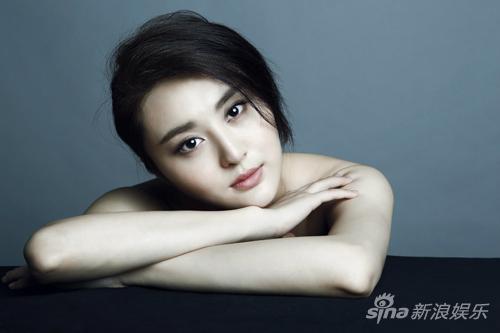 《暗黑者》等热剧被观众熟知的演员甘露,此次在剧中担纲出演"