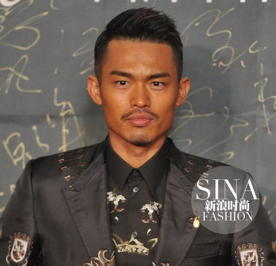 赵寅成李易峰马天宇 时尚先生都爱英伦大背头