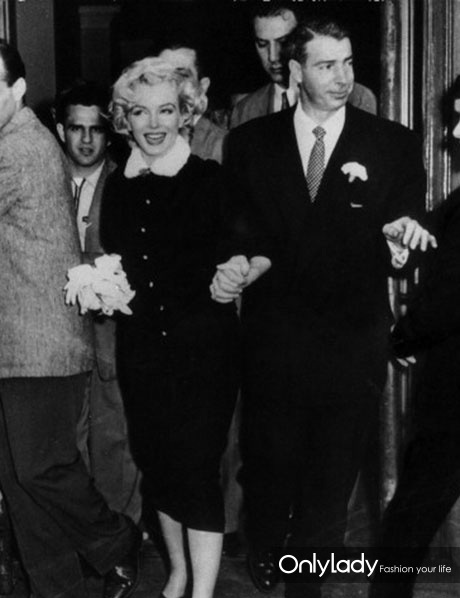 1954年，玛丽莲·梦露(Marilyn Monroe)