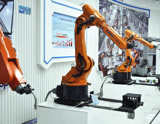 擎天柱坐镇大门 重庆机器人世界碉堡了