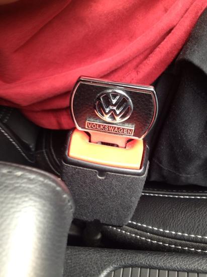 车内饰品安全隐患解读--安全带卡扣