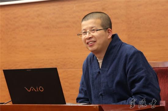清华大学哲学系副主任圣凯法师主讲“中国佛教的现状和未来”