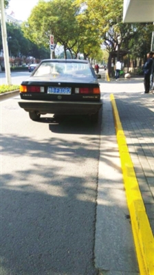 最新施画的禁止停车标线