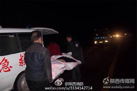 包茂高速靖邊段發(fā)生交通事故 4人當(dāng)場(chǎng)死亡