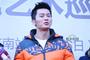 12月6日，内地著名男演员李晨空降山东振华人民商场，出席某商业活动。媒体见面会中，李晨对话新浪山东，点滴行为尽显暖男魅力。活动现场还与粉丝互动，亲和力爆棚。 