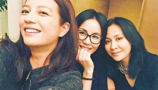 赵薇自拍经典瞬间 王菲娇羞刘嘉玲美艳