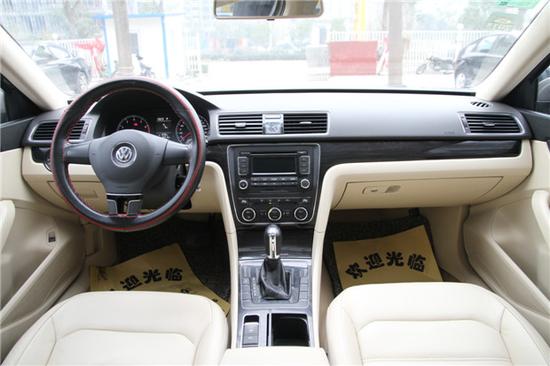 二手车2011款帕萨特尊荣版售16.5万