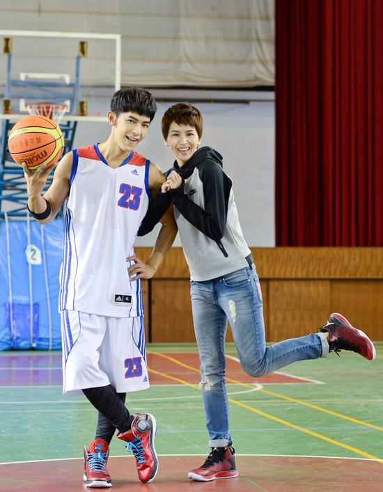 曾沛慈《不过失去了一点点》MV邀汪东城