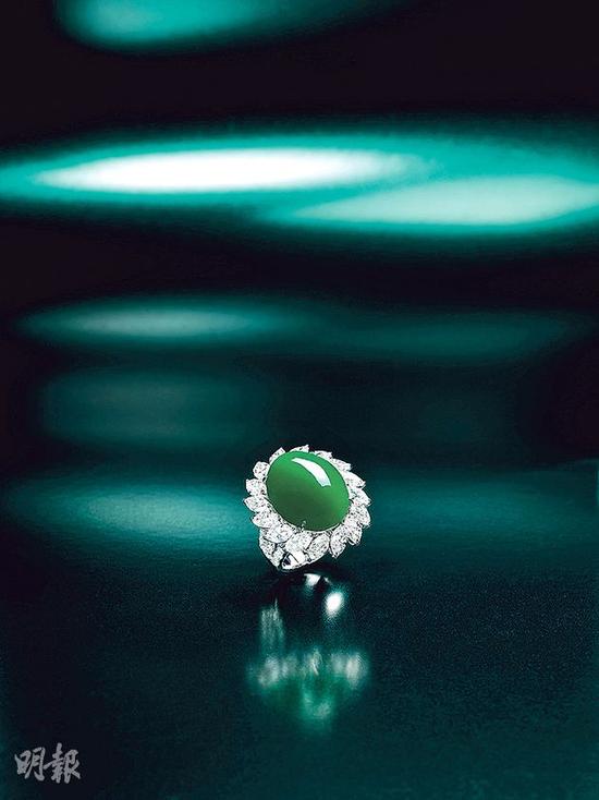 刘晓庆260万买四套珠宝 现场豪气试戴