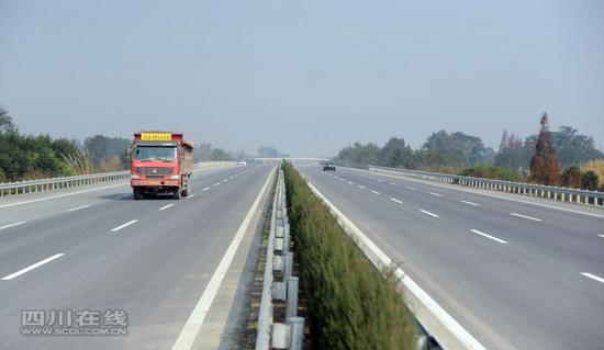 成都第二绕城高速西段年底将通车