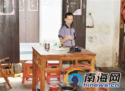 无罪释放后,黄家光回到久违的家中。 (资料照片)
