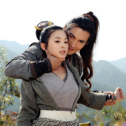 张含韵曝双腿淤青照 转型打女“打上瘾”|张含韵|双腿|淤青_新浪娱乐_新浪网