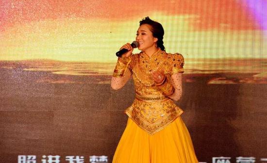 乌兰托娅发表第十张专辑《天边的爱人》|乌兰托娅|专辑|巡演_新浪娱乐_新浪网