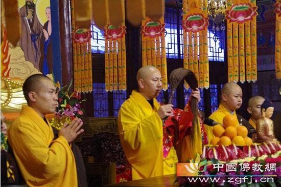 都江堰青城山泰安寺举行洪法大和尚升座法会