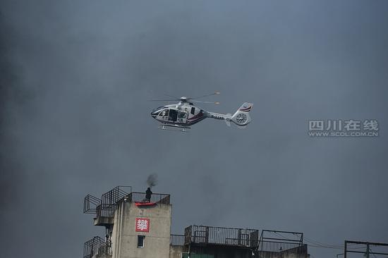 直击2014四川公安武警红蓝对抗PK赛 堪比大片