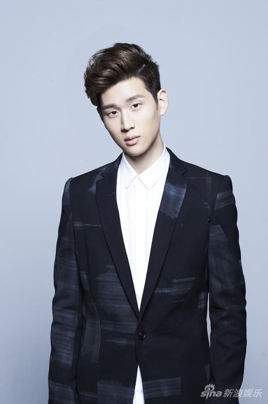 周兴哲化身孤独王子 《学着爱》新碟将发|周兴哲|学着爱_新浪娱乐_新浪网