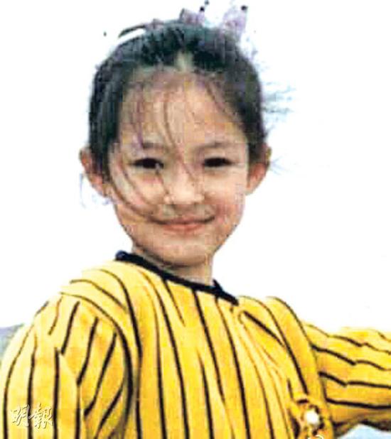 章子怡秀出童年萌照 网友大赞天生丽质