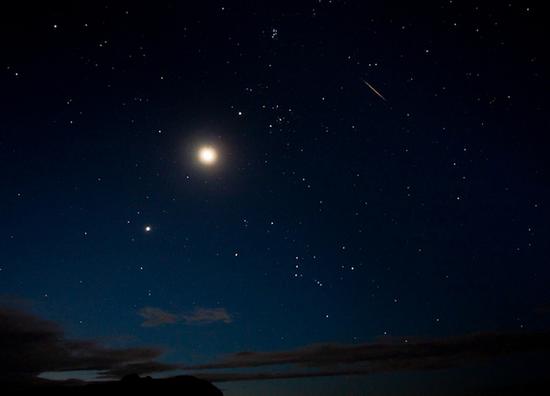 双子座流星雨今晚光临地球 晚8时左右将出现_新浪吉林_新浪网