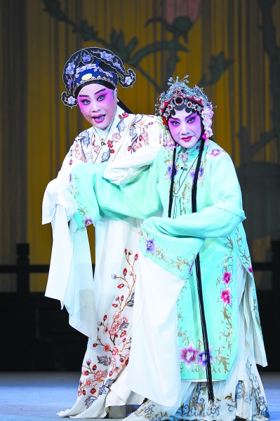昆曲大师版《牡丹亭:赏春香还是旧罗裙