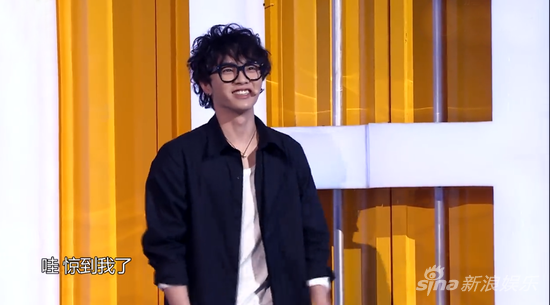 华晨宇妖媚唱《春》 三方全网寻作词女童|华晨