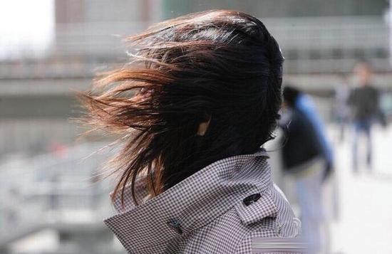 昨日郑州刮起8级大风 省内今日最低气温-7℃