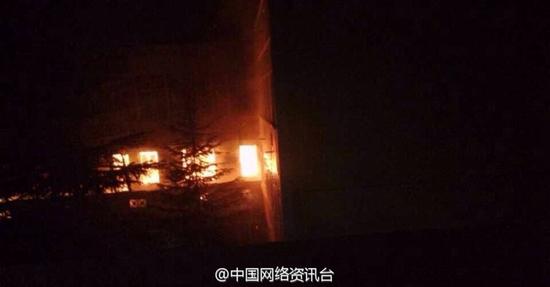 湖北孝南高中宿舍发生火灾