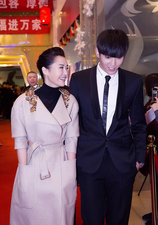 众星捧场《威虎山》 吴亦凡许晴携手亮相