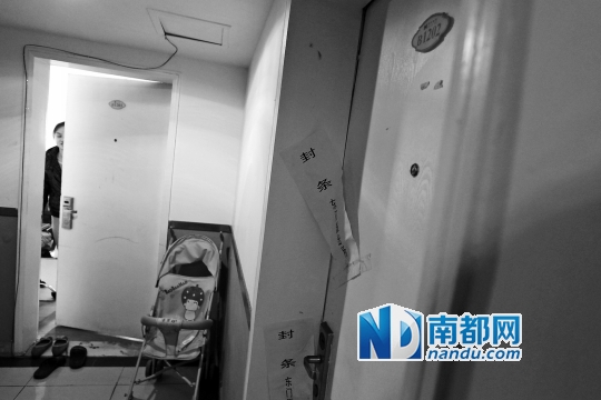 12月16日,深圳罗湖东门中兴路华隆园,杀人男子居住的12楼单身公寓已贴上封条。南都记者 刘有志 摄