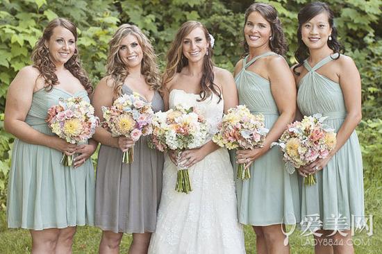 搭配伴娘礼服的外套