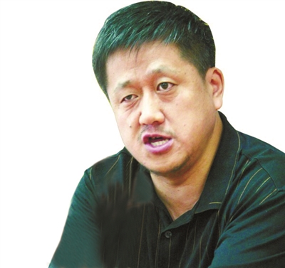 东 1964年生,祖籍山东费县,孔子第73代传人。