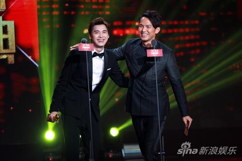 李易峰与钟汉良互动