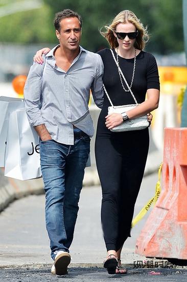 小李子又分手 恢弘超模后宫团让人艳羡|小李子