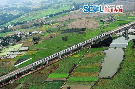 成绵乐客专动车试行直升机护航 系国内首次