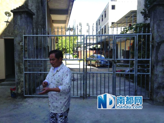 护工介绍，目前已经将钟阿伯的宿舍从一楼调整到二楼。南都记者 祝勇 摄